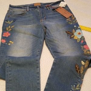 New tagged embroidered Driftwood jeans size 28
